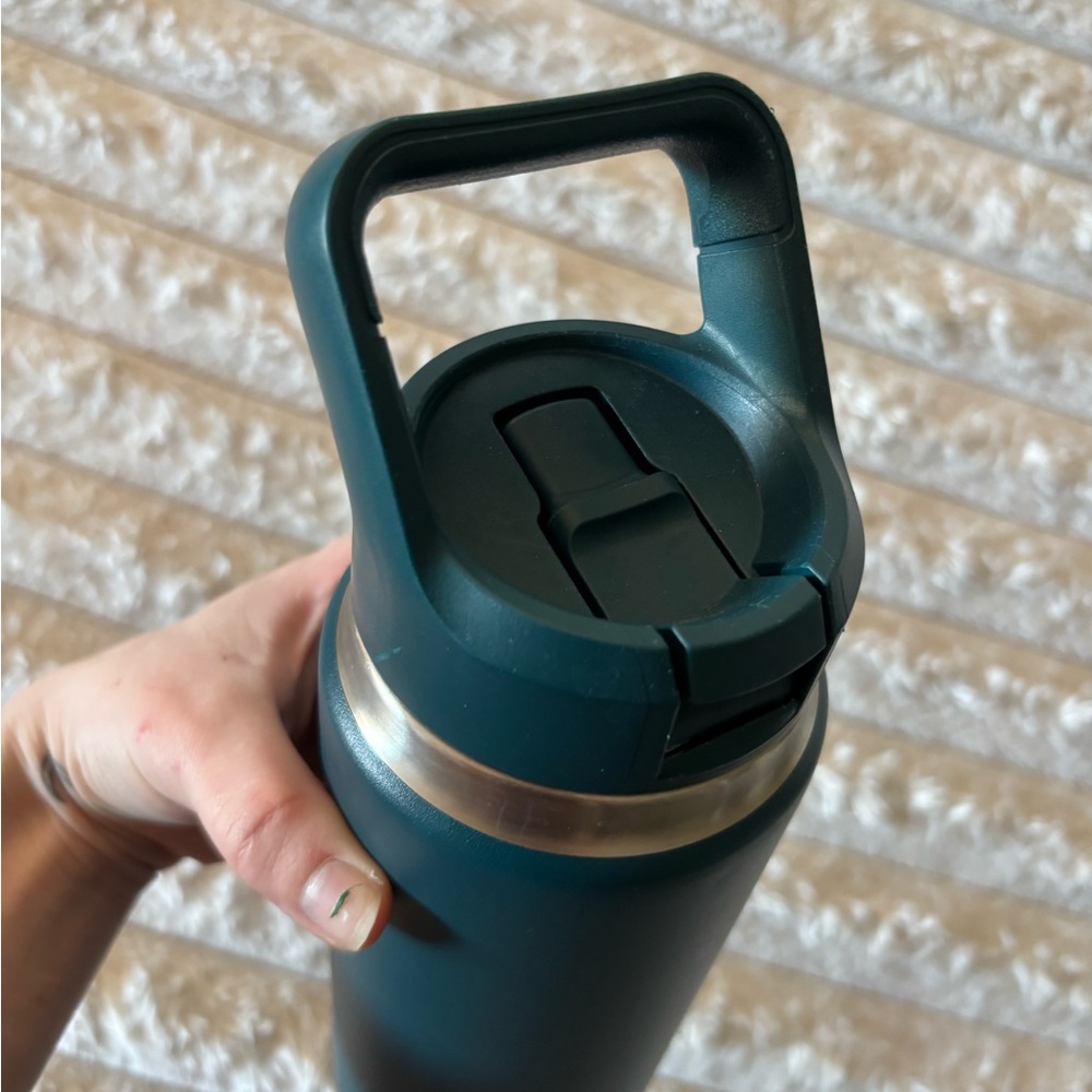 YETI Rambler - Picture 5 of 7